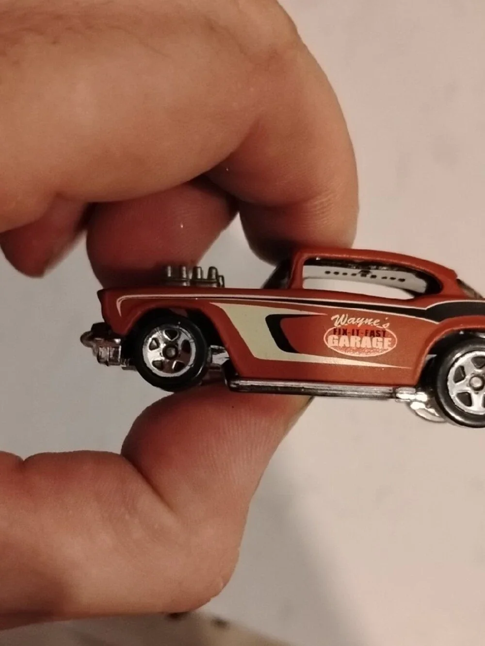 Hot Wheels red die
