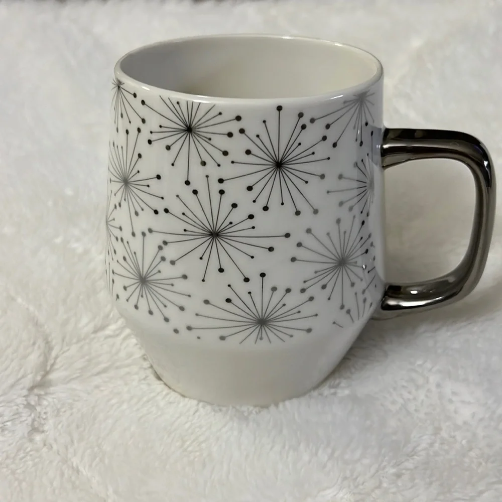 New With Tag 25 Ounce Edible Arrangements Winter Ceramic Mug Snowflake Star