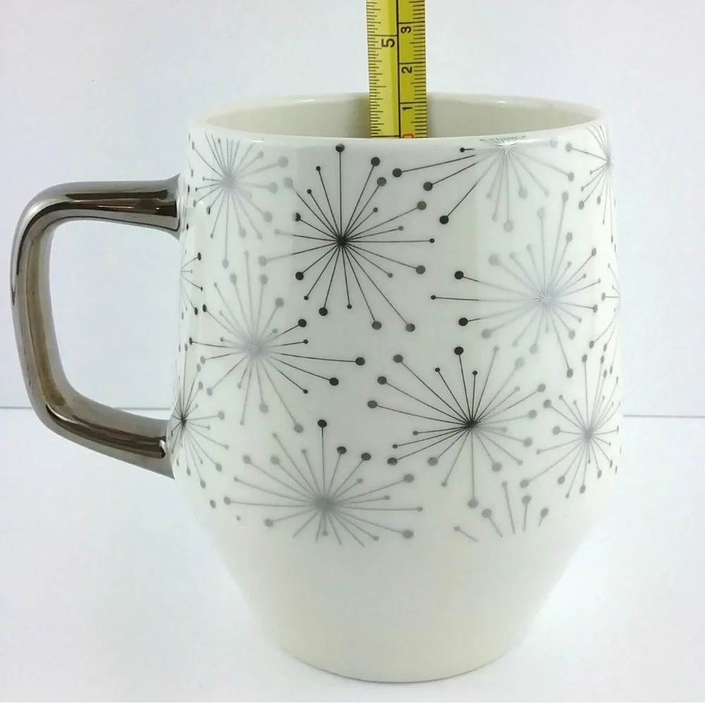 New With Tag 25 Ounce Edible Arrangements Winter Ceramic Mug Snowflake Star