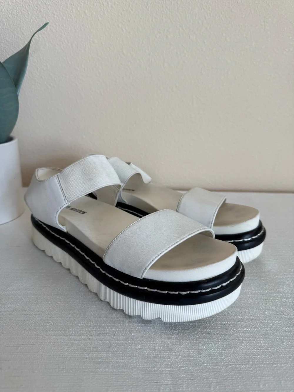 Steve Madden Wendell White Leather Platform Slip On Sandals