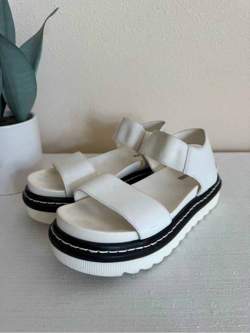 Steve Madden Wendell White Leather Platform Slip On Sandals