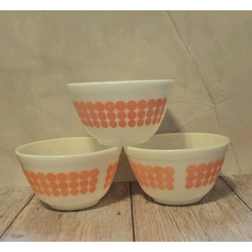 Pyrex Orange Polka Dot Bowls Set Of Three #401 Vintage Milk Glass 1.5 Quart