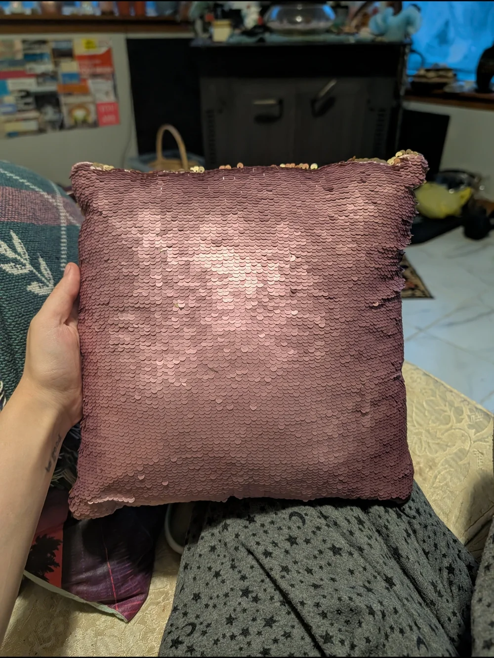 Sequined Pink & Gold Color Changing Figit Pillow