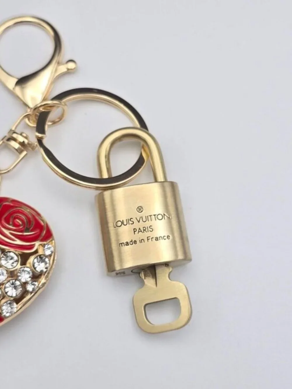 Louis Vuitton confidence padlock louis
