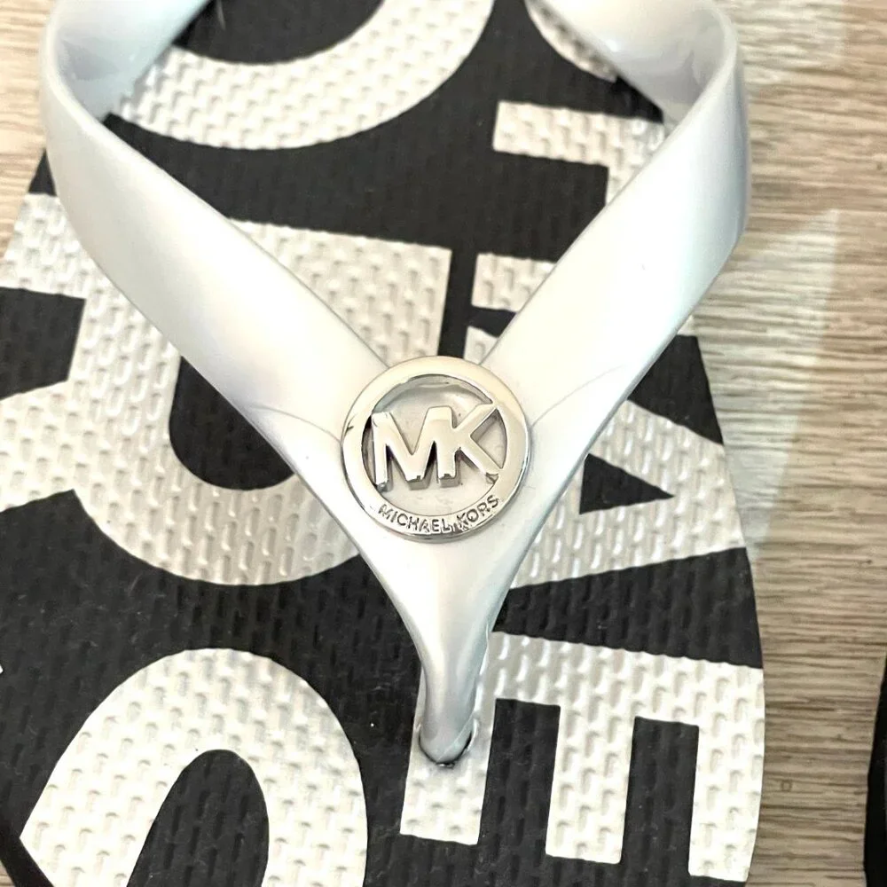New Michael Kors Flip Flops Sandals Thong Silver Black MK Logo Size 6