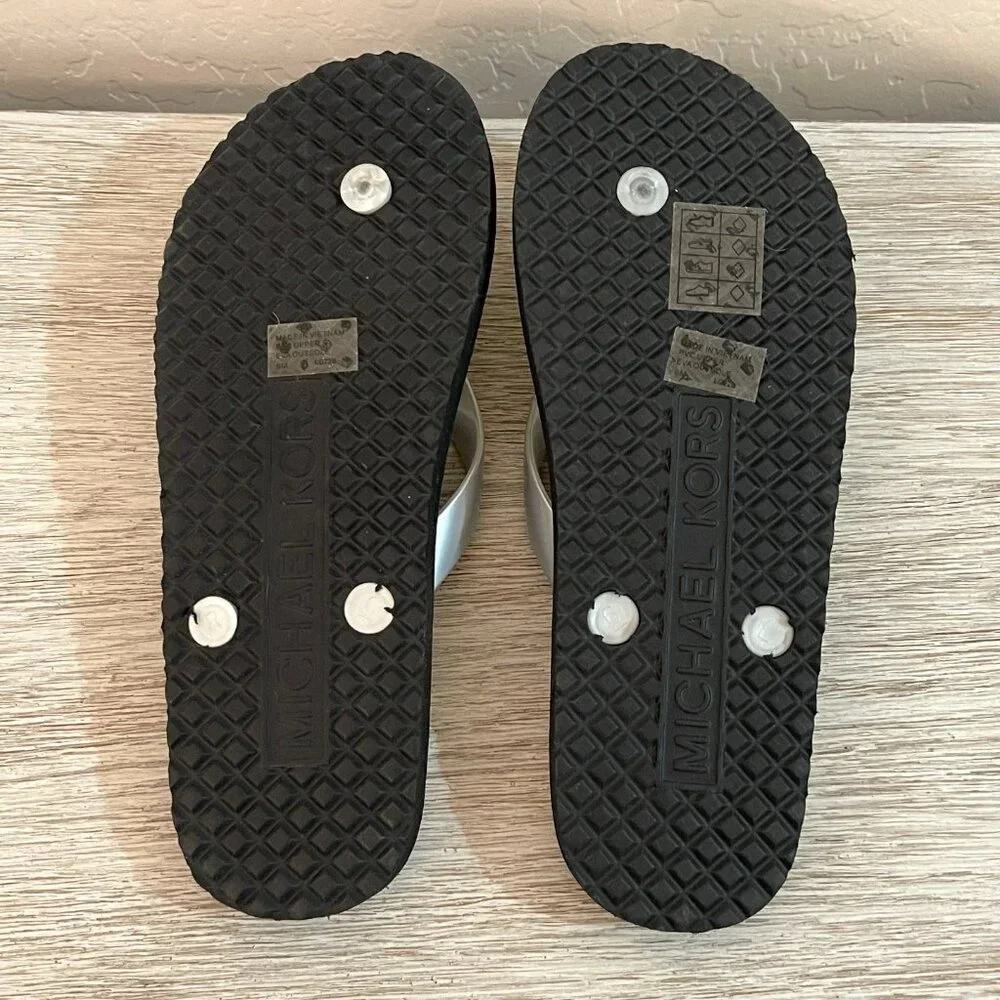 New Michael Kors Flip Flops Sandals Thong Silver Black MK Logo Size 6