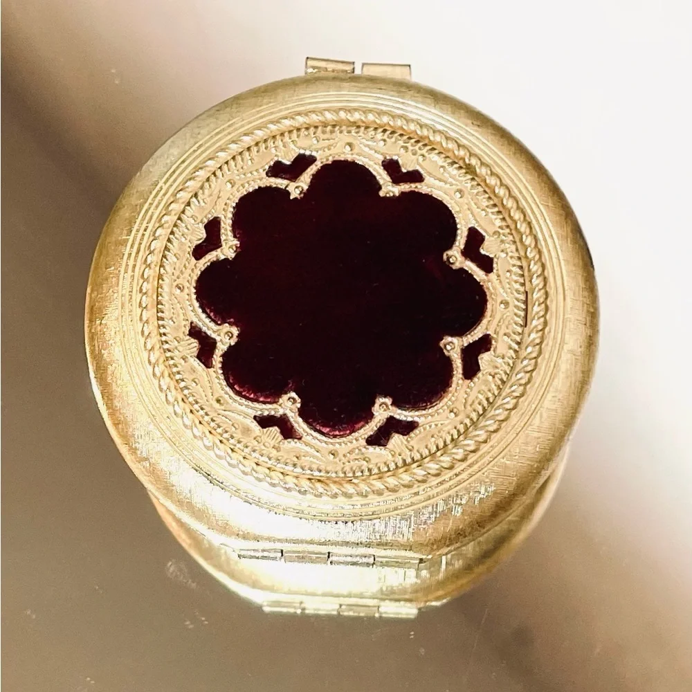 Revlon elegant gold