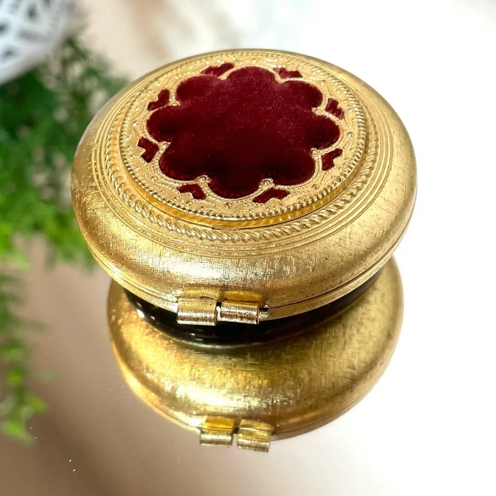 Revlon elegant gold