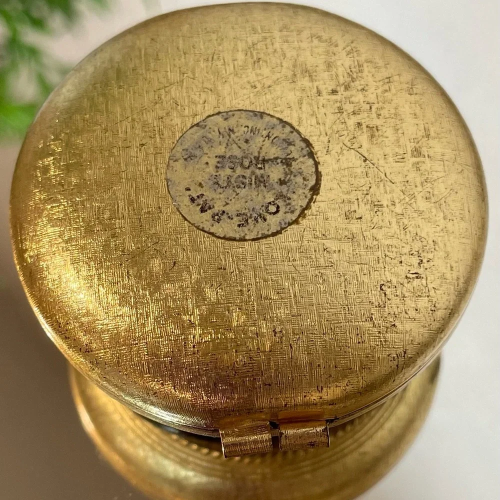 Revlon elegant gold