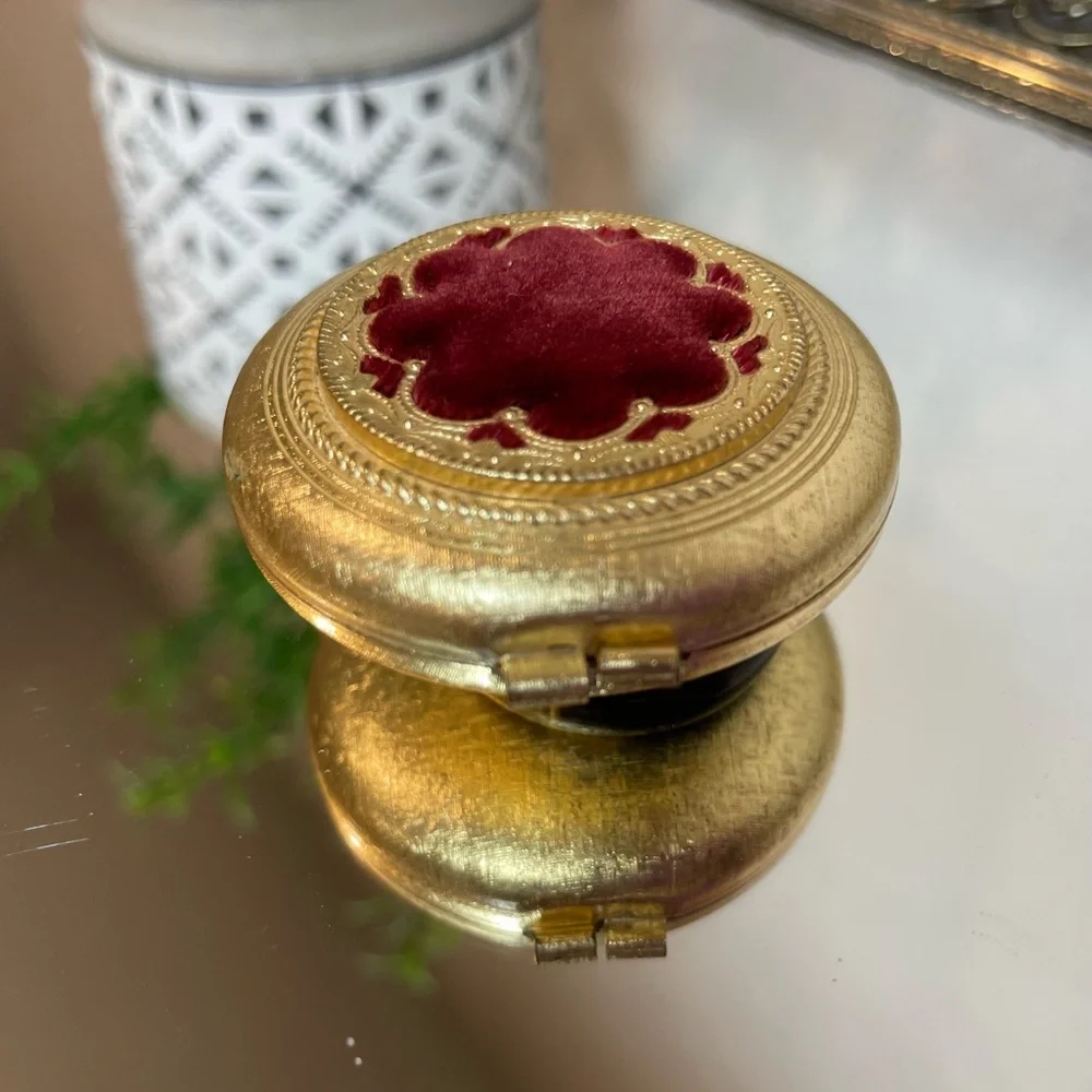 Revlon elegant gold