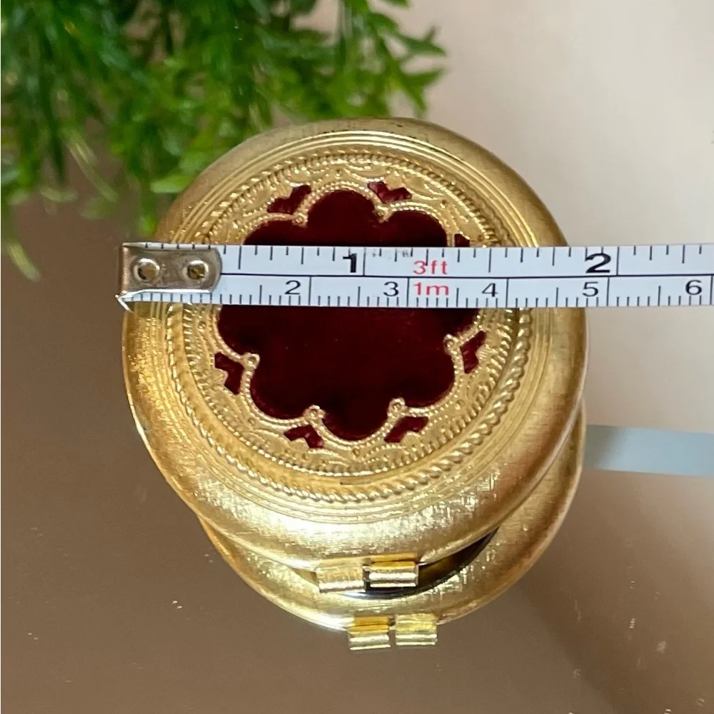 Revlon elegant gold