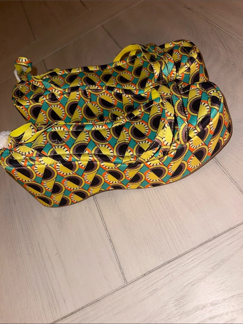 Unilady bold yellow