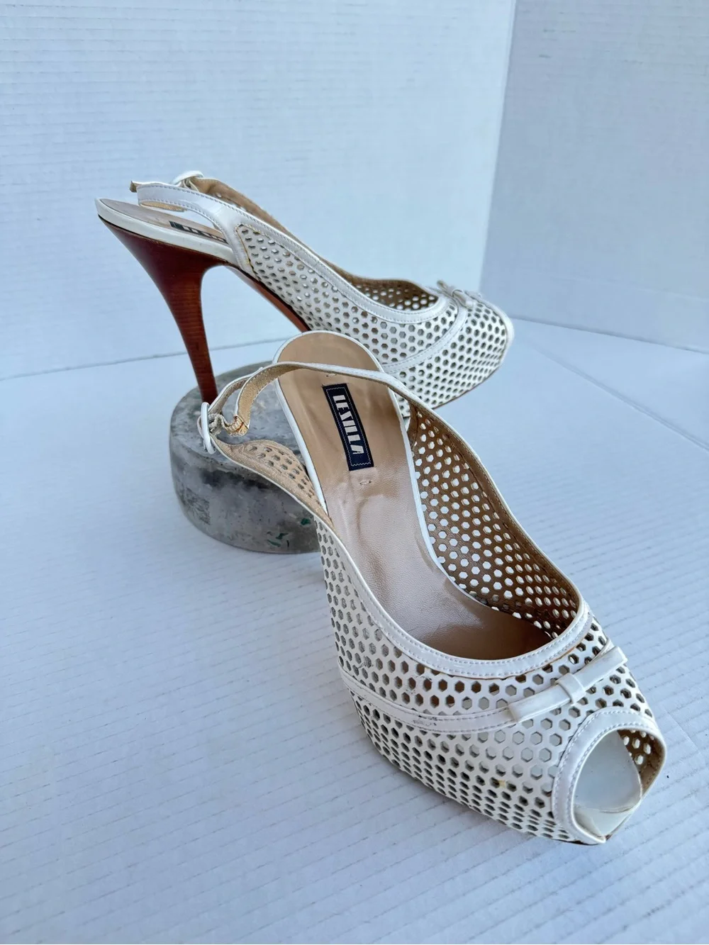 Le Silla White Perforated Leather Platform Peep Toe Heels Sz 40