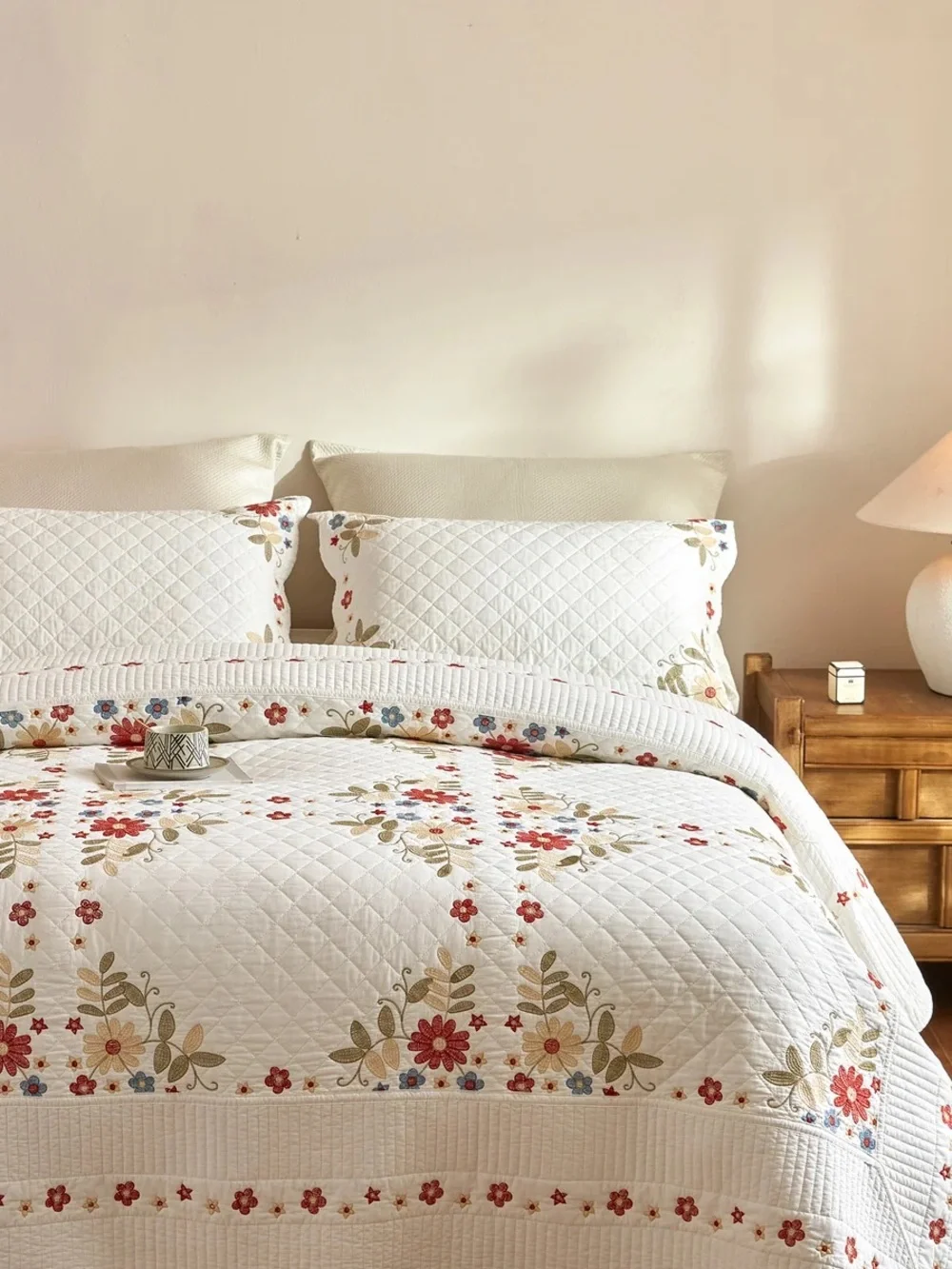 3 piece 100% cotton embroidered cottage floral quilt set farmhouse bedspread