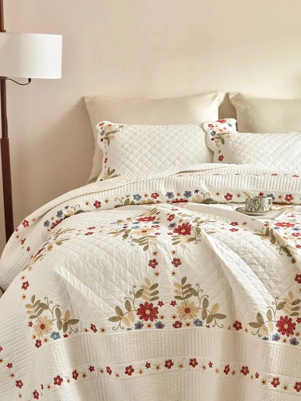 3 piece 100% cotton embroidered cottage floral quilt set farmhouse bedspread