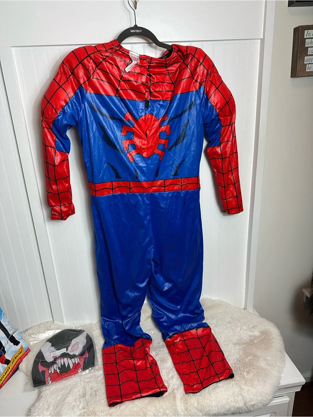 Marvel Spider-Man Reversible Costume with Black Venom Side.. Child Large 12-14
