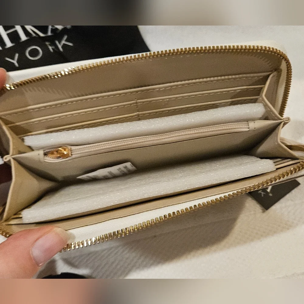 BADGLEY MISCHKA RAE WALLET WRISTLET