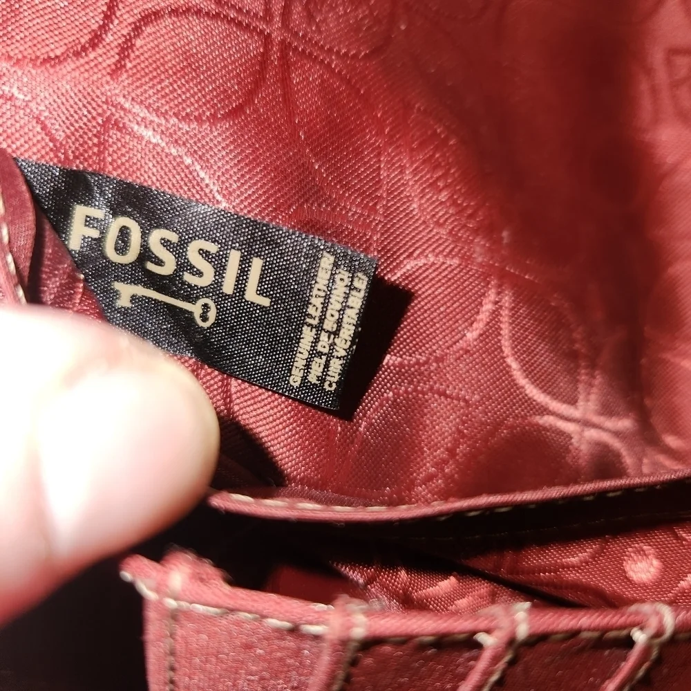 FOSSIL Red Leather Wallet  SAVE 15%! EUC