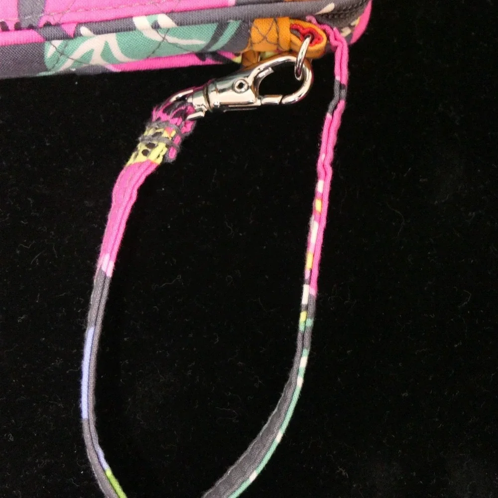 Vera Bradley excellent flowers processed