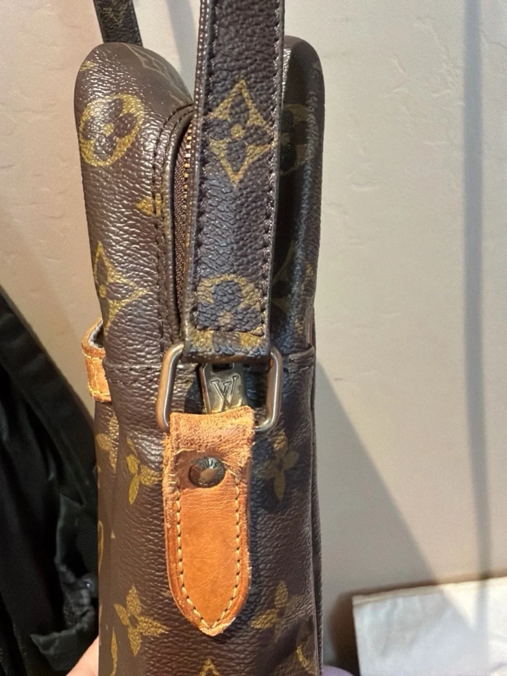 Louis Vuitton please note