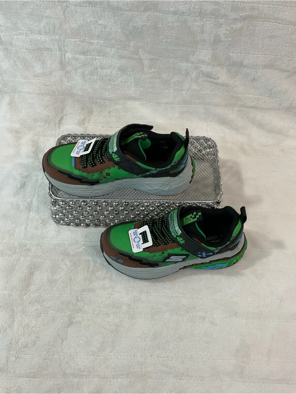 Skechers 🧱🌲 brand