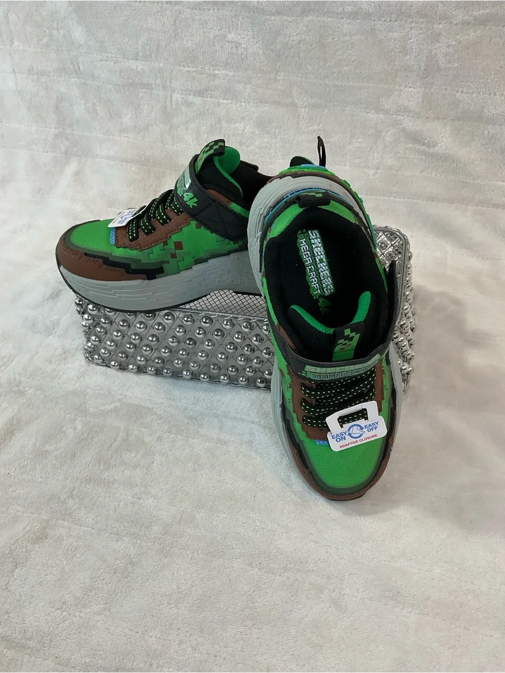 Skechers 🧱🌲 brand