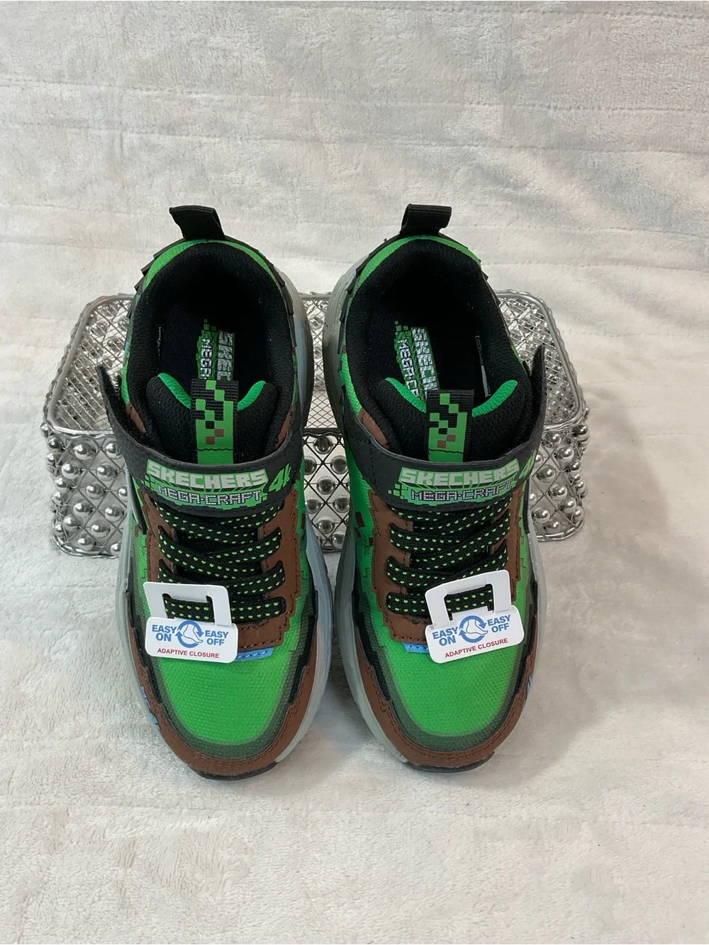 Skechers 🧱🌲 brand