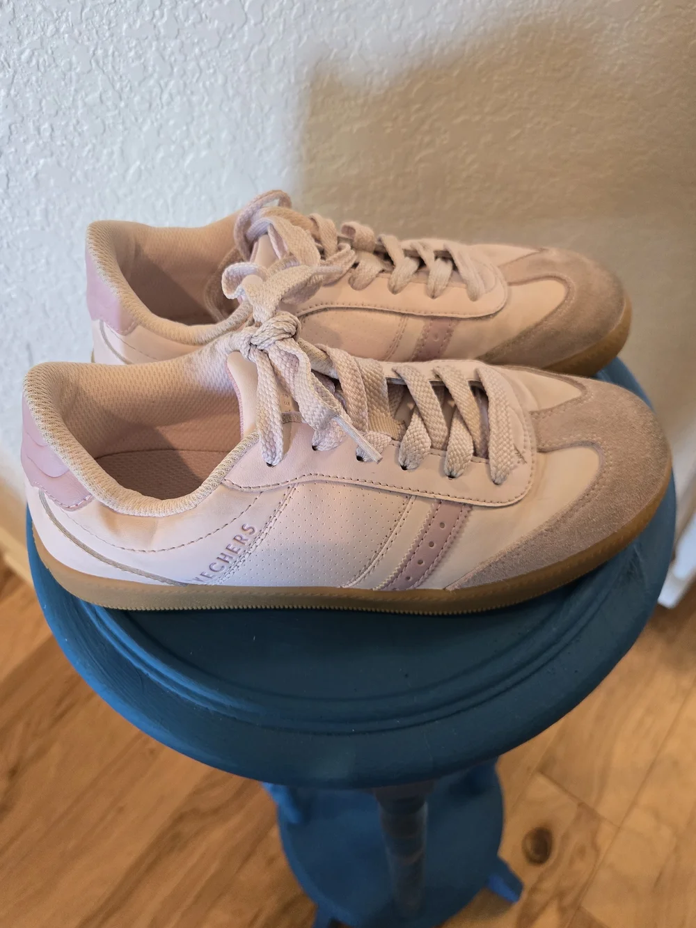 Skechers sneakers interior