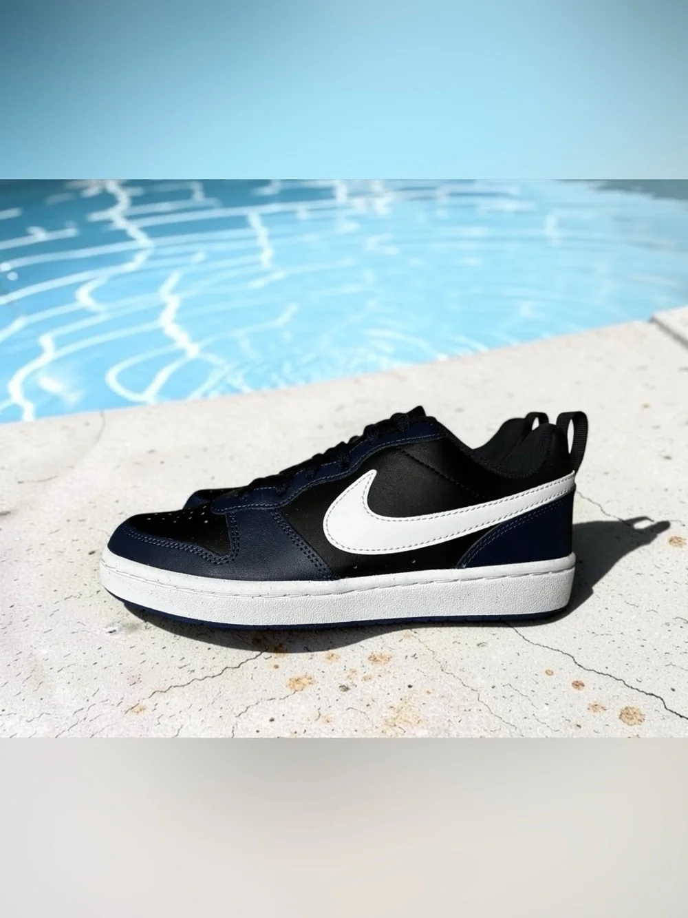 Nike leather top black