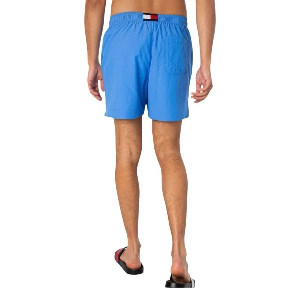 Tommy Hilfiger flatters fit