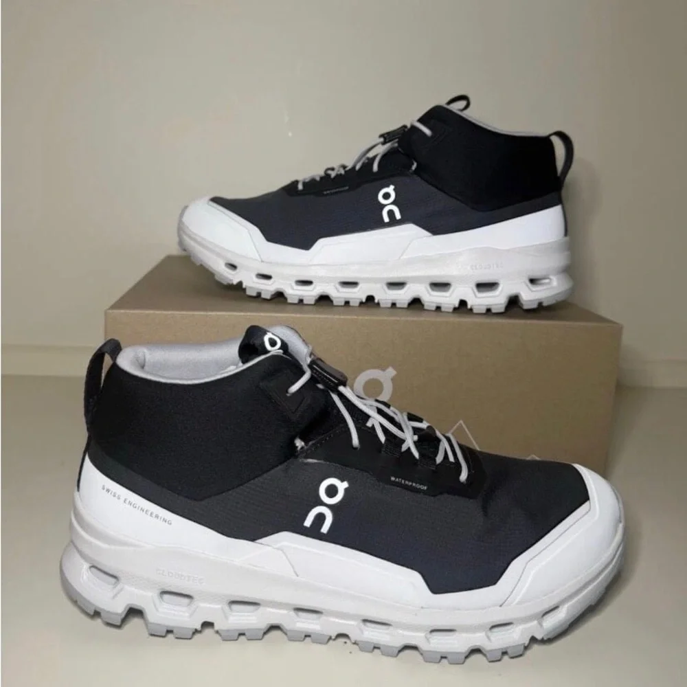 On Cloud Cloudhero Mid Waterproof Youth Size 6 Woman’s Size 7.5