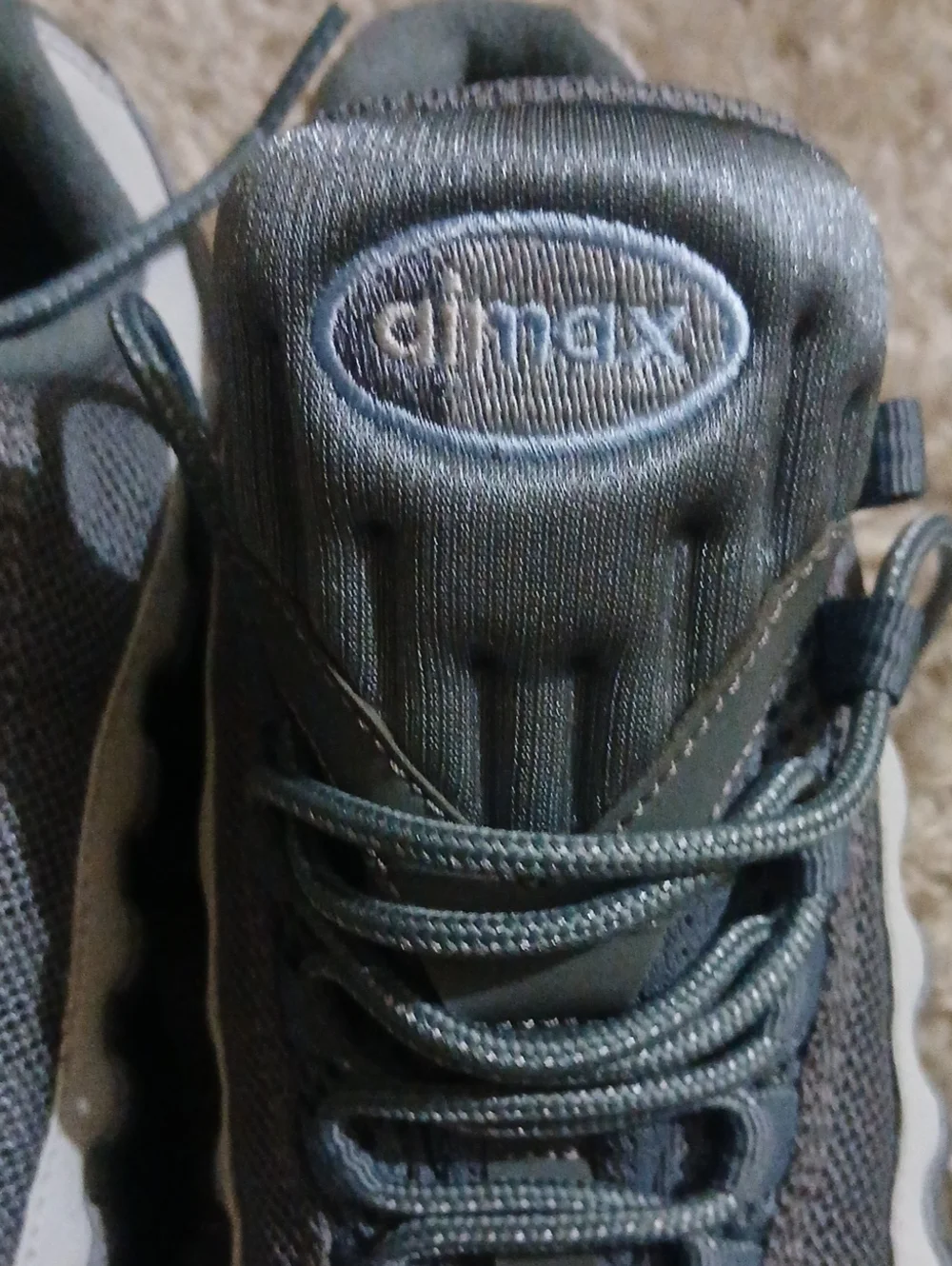NWOT NIKE AIR MAX