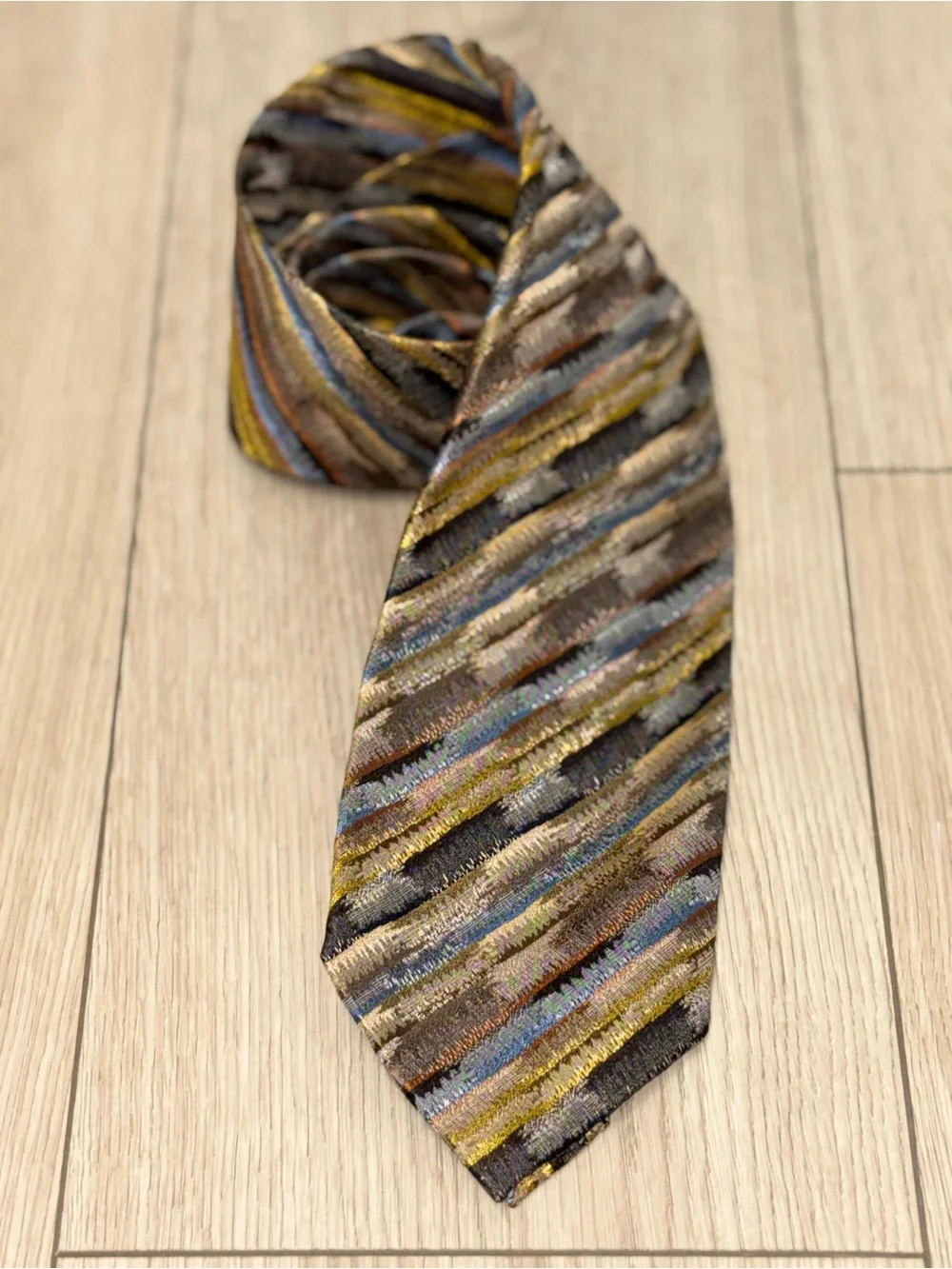 Pavone Men’s 100% Silk Abstract Diagonal Striped Designer Necktie Made In Italy