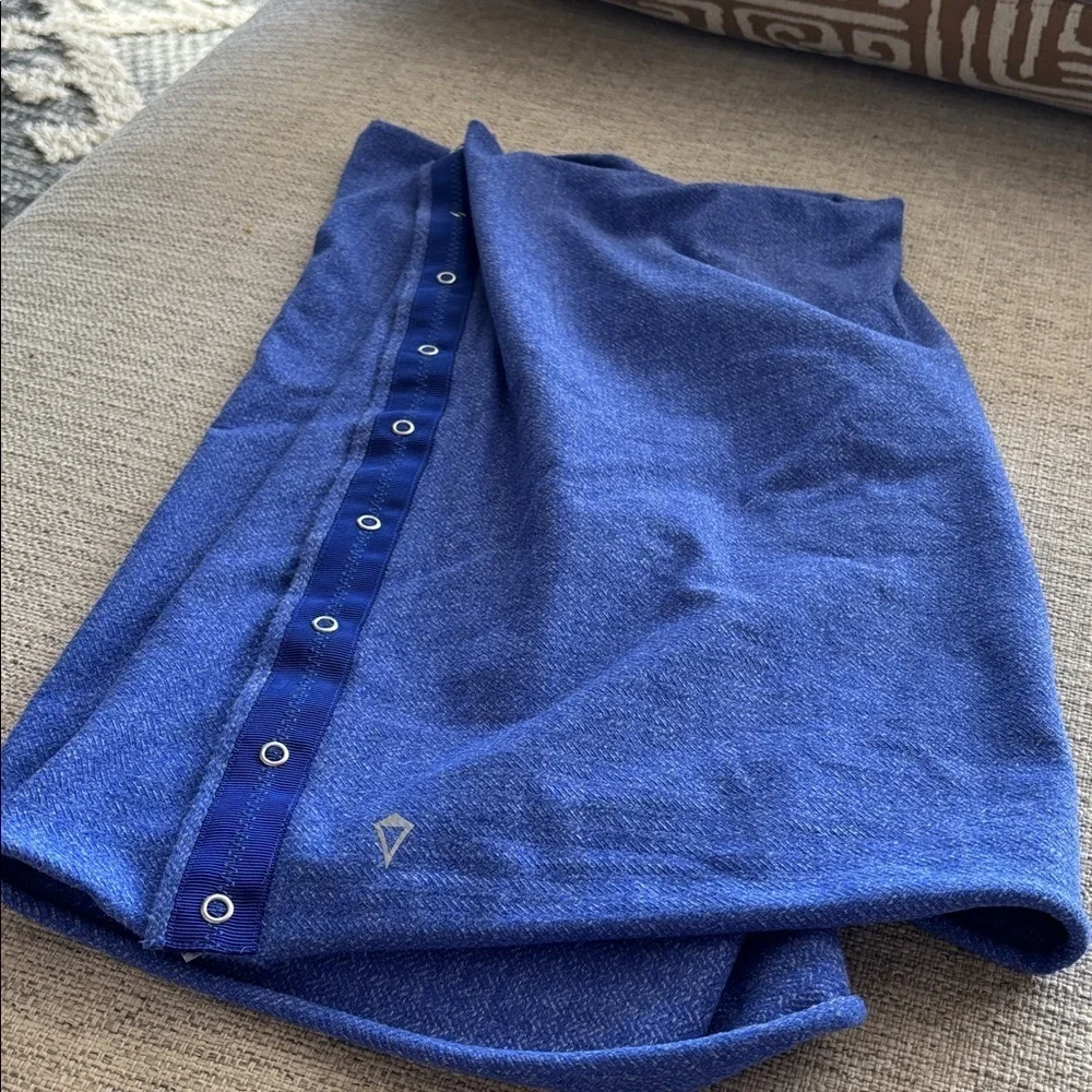 Ivivva (Lululemon) herringbone Village Chill Herringbone multi wear snap scarf