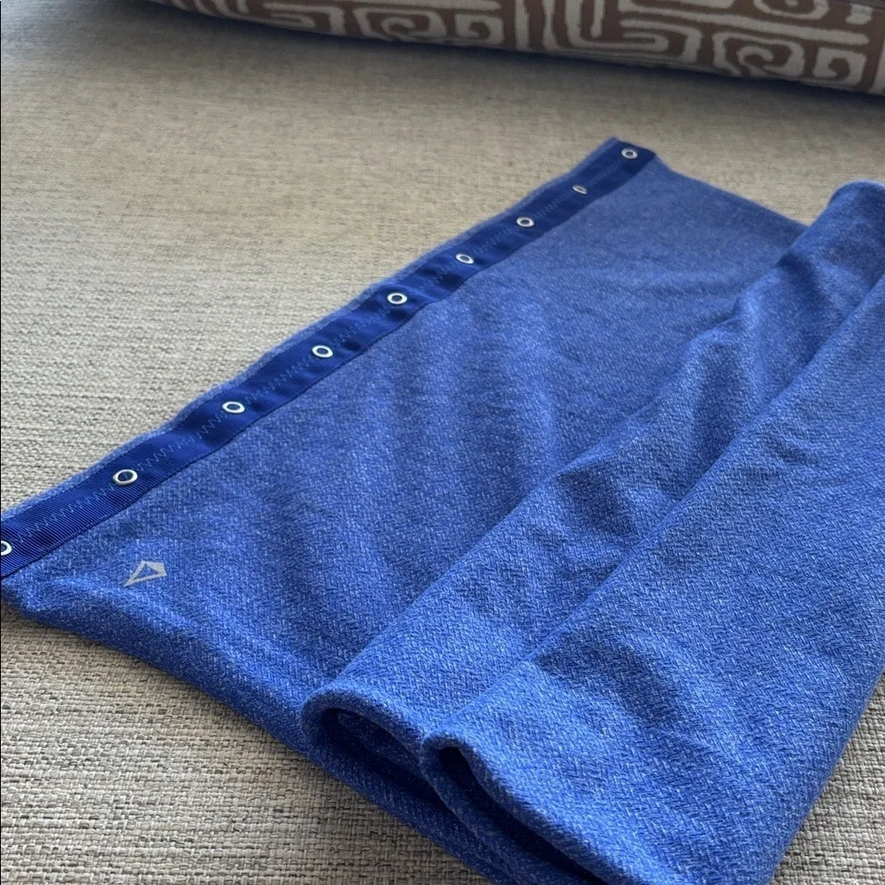 Ivivva (Lululemon) herringbone Village Chill Herringbone multi wear snap scarf