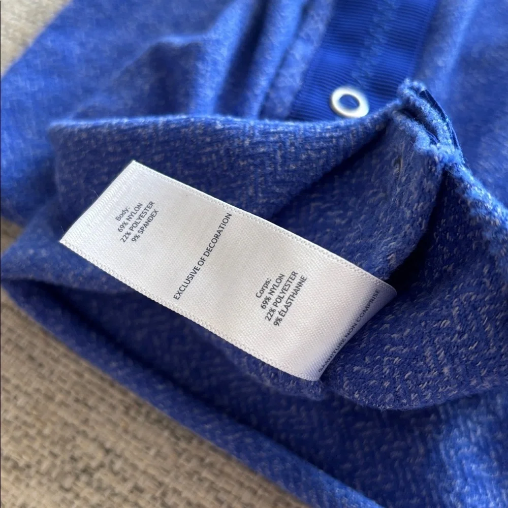 Ivivva (Lululemon) herringbone Village Chill Herringbone multi wear snap scarf
