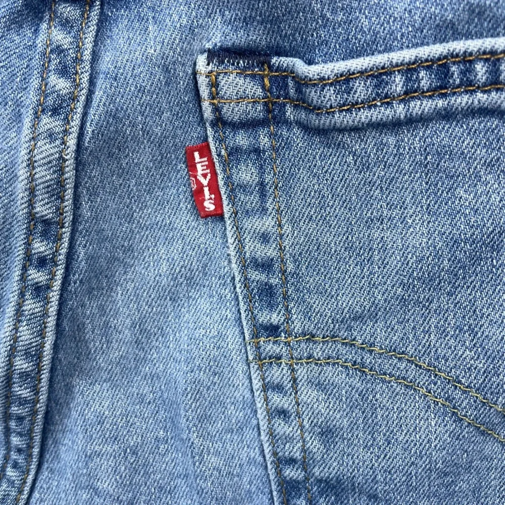 Levis pair levi