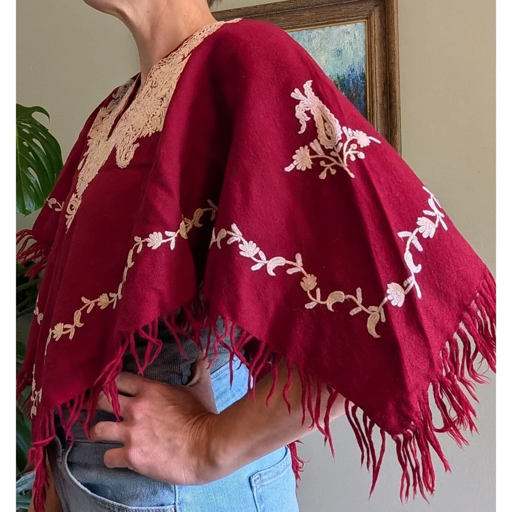 Vintage Wool Poncho Shawl Embroidered Red Floral‎ Fringe Bohemian Festival 70s