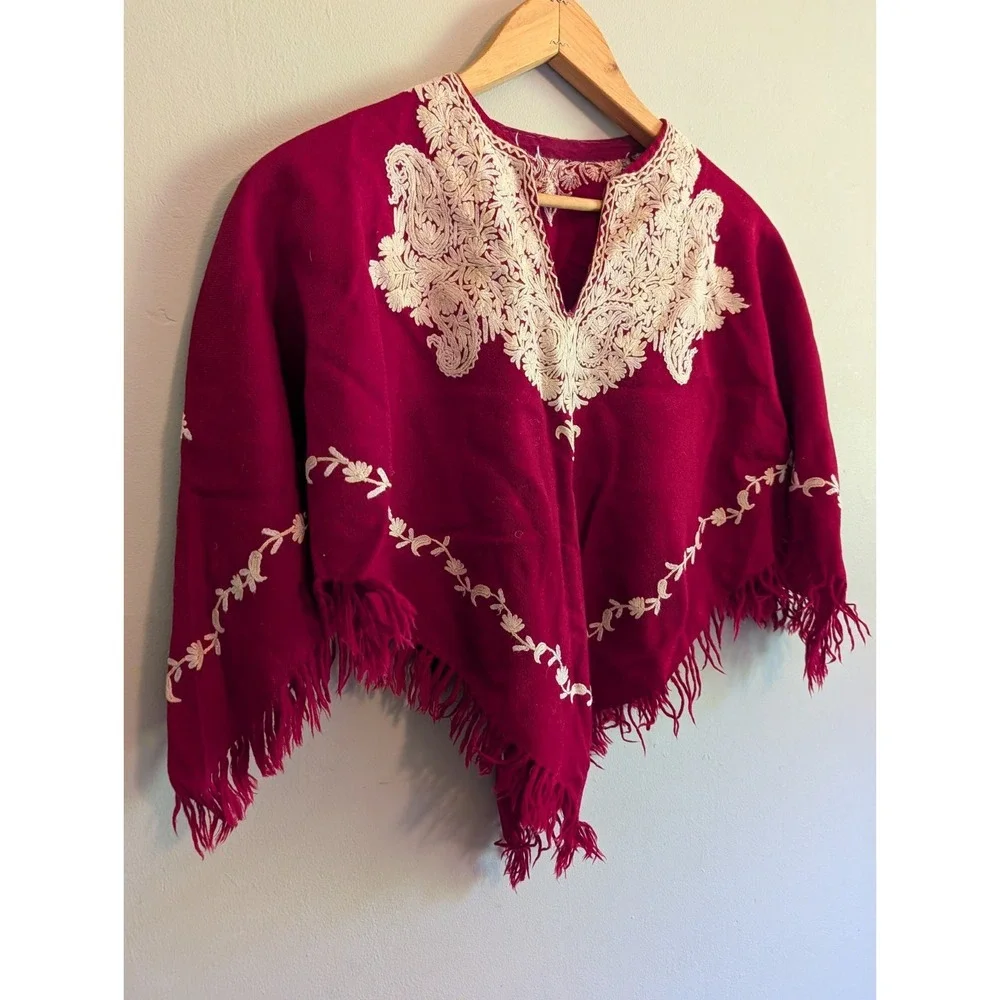 Vintage Wool Poncho Shawl Embroidered Red Floral‎ Fringe Bohemian Festival 70s