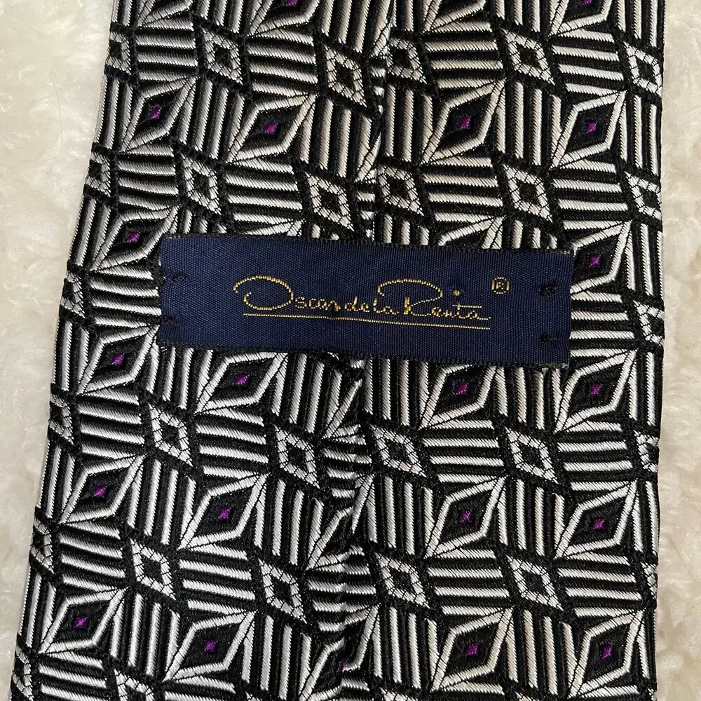 Oscar de la Renta black white