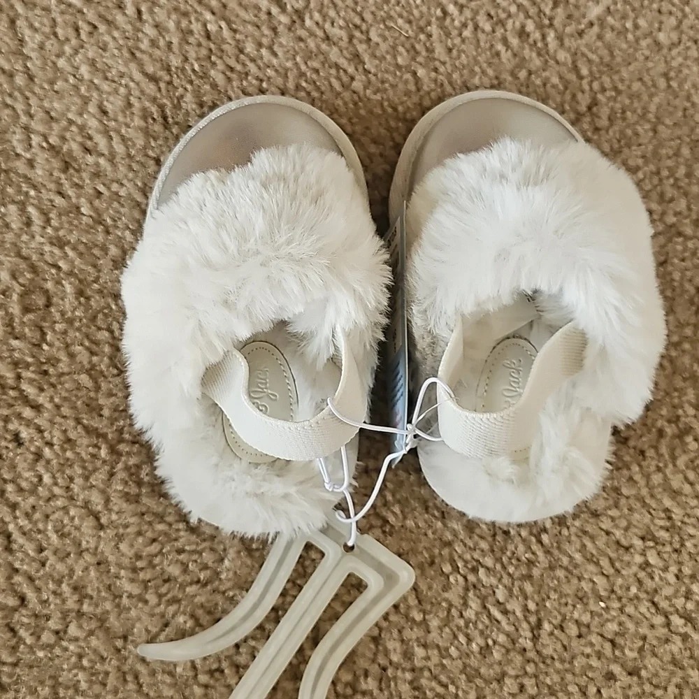 Cat & Jack Toddler Silver Slippers Size 7/8