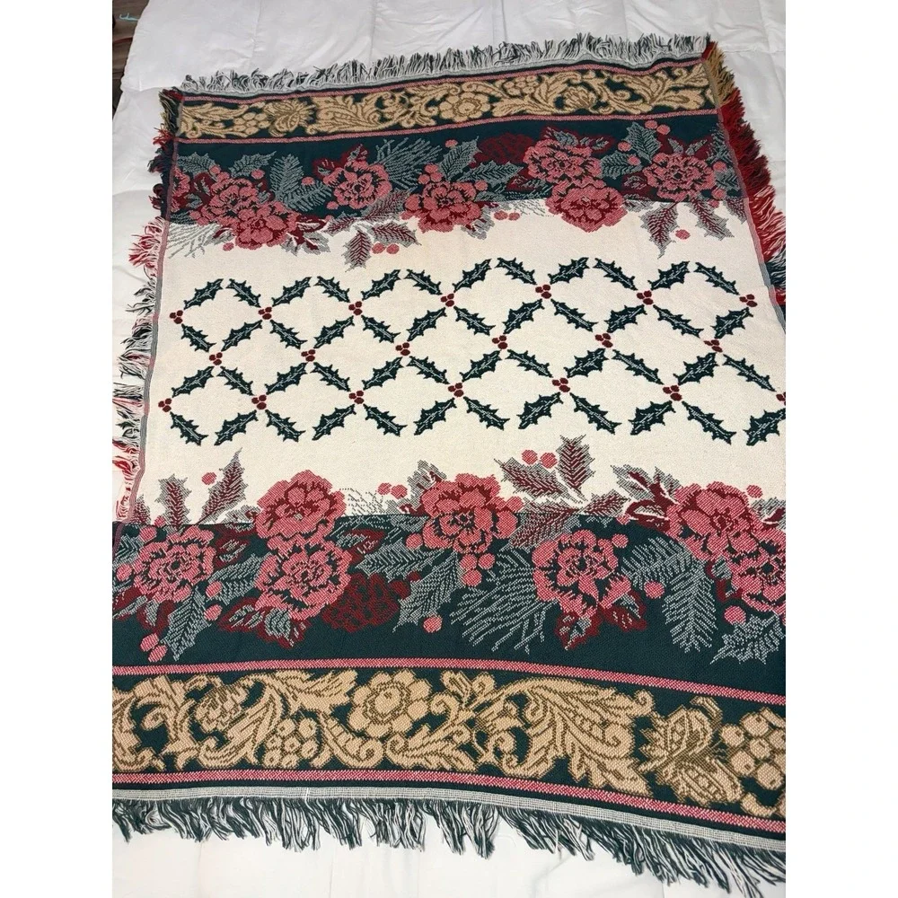 Vintage Christmas Tapestry Throw Blanket‎ Afghan Holly Berry Floral Fringe 56x43
