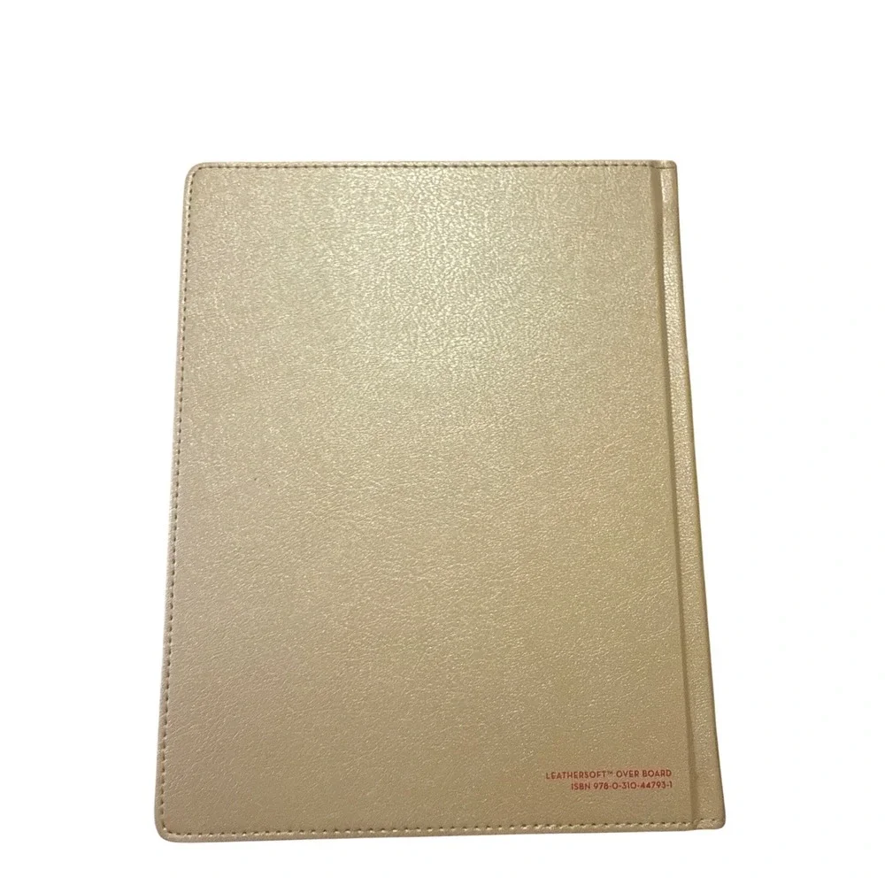 Zondervan champagne carefully
