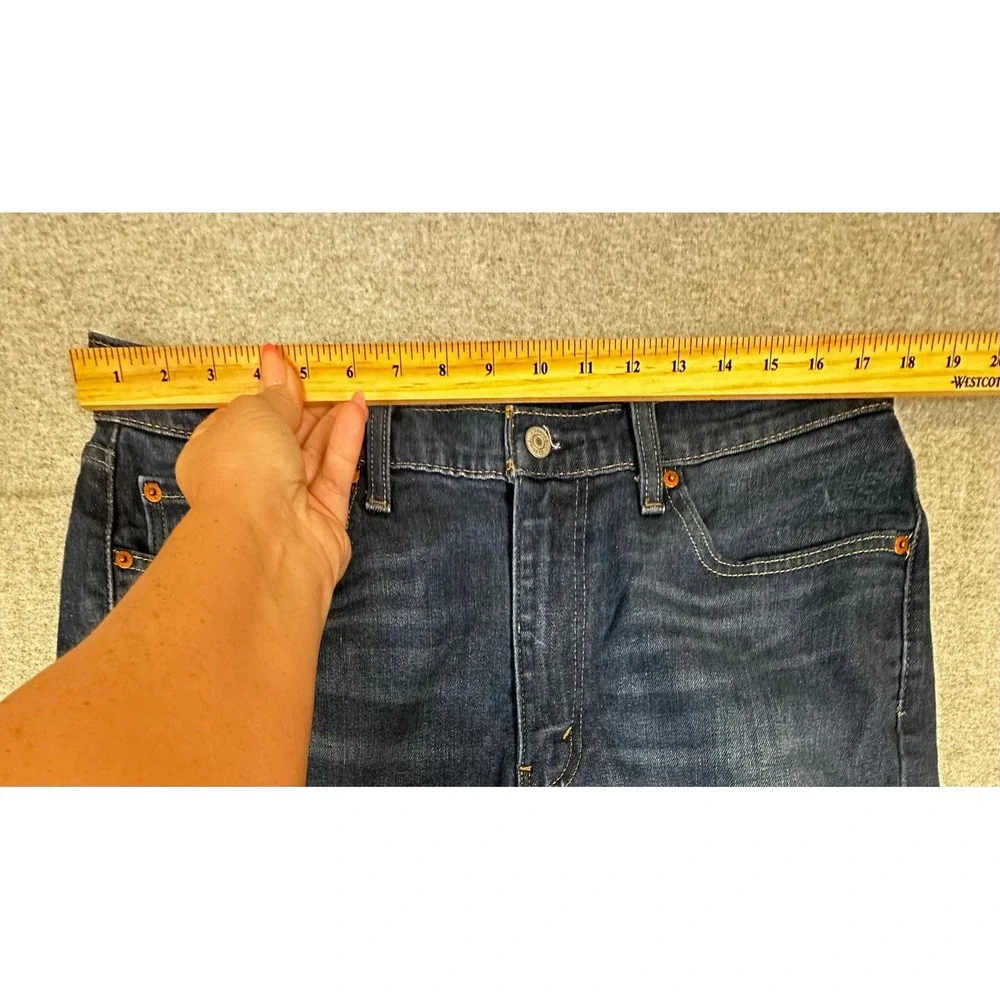 Levis button levi