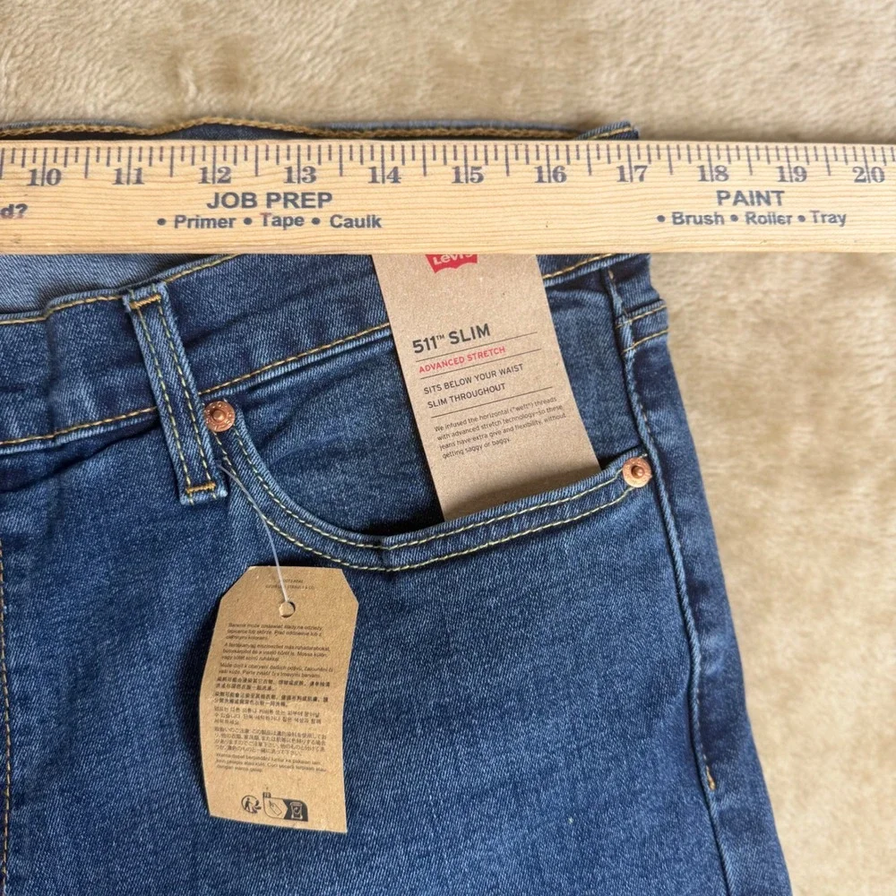 Levis measurements waist