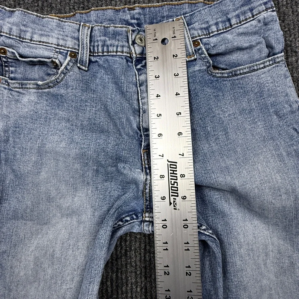 Levis note small