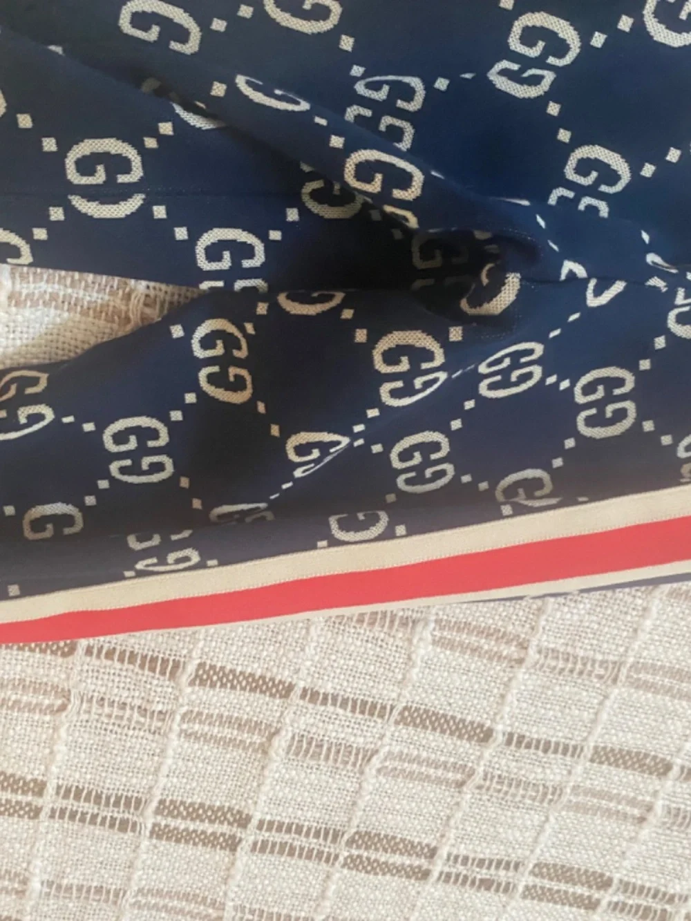 Gucci zip red