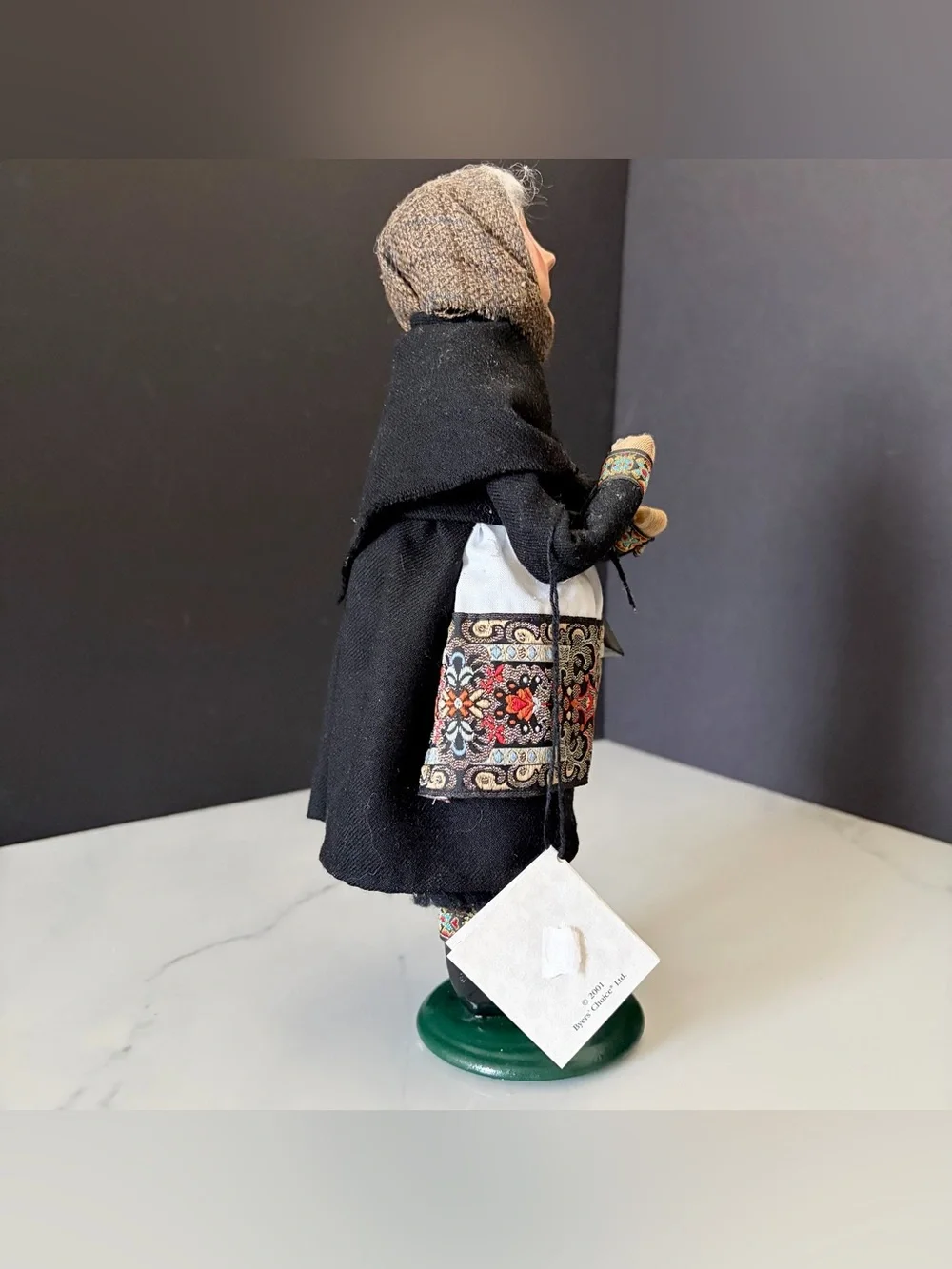 Byers Choice baboushka caroler
