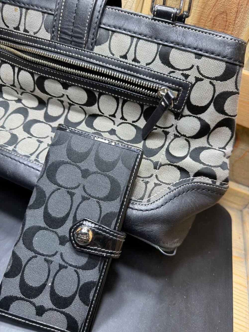 Coach Signature C Black Grey Canvas Buckle Tote Shoulder Bag Wallet Set F12642