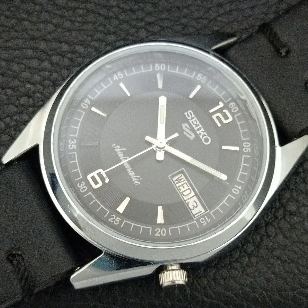 Vintage 1970 Seiko Automatic Mens Silver Watch W/daydate & Silver accents